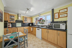 Compass Crescent Old Whittington
